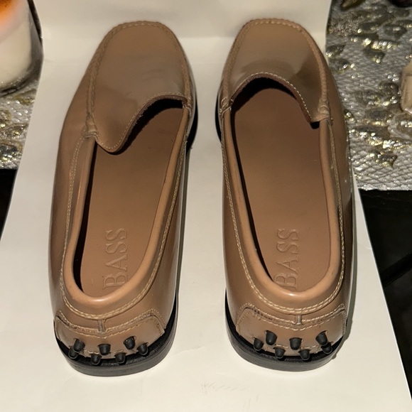 Bass Womens Boxwood Tan Patent Loafer/Moc Leather Sole, Made Brazil 6.5M, NIB - Picture 3 of 7